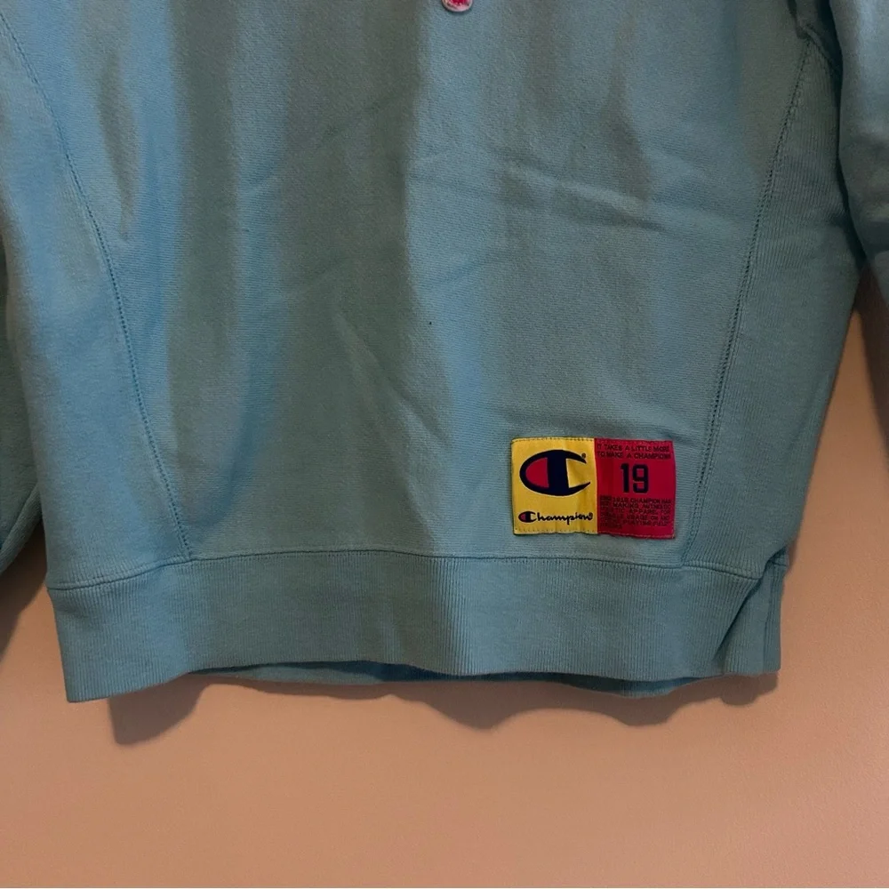 Champion Aqua Blue Sweatshirt Logo Crew Neck Pink Cozy Casual Soft Sporty Medium - Picture 4 of 10